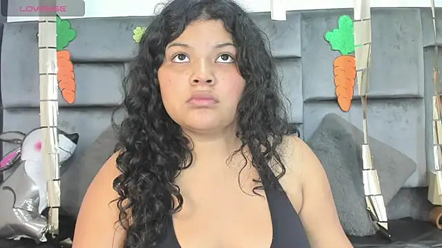 Jessica Beltrann online show from April 2, 7:53 pm