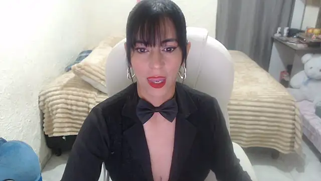 Snapshot of ilairahot chatting on April 10, 8:27 pm ilairahot online show from April 10, 8:27 pm