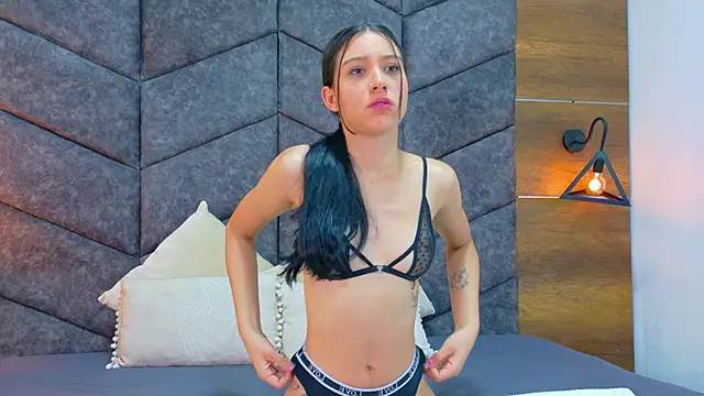 AmberStonne   online show from February 13, 2:55 am