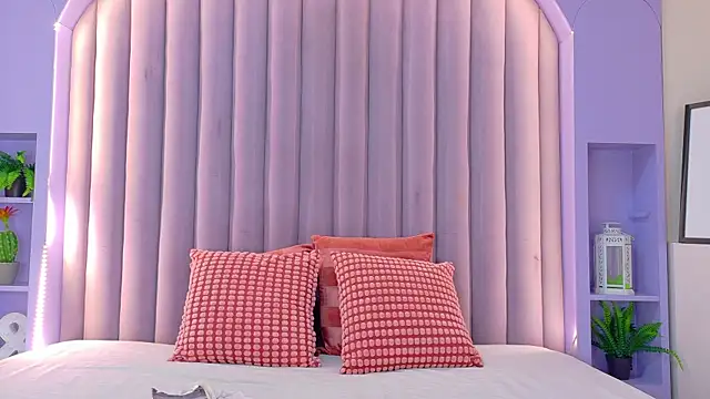 AmberStonne   online show from April 6, 1:45 am