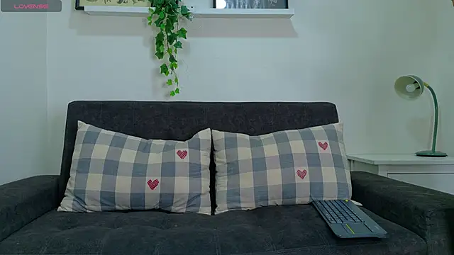 AmberStonne   online show from April 2, 3:02 am