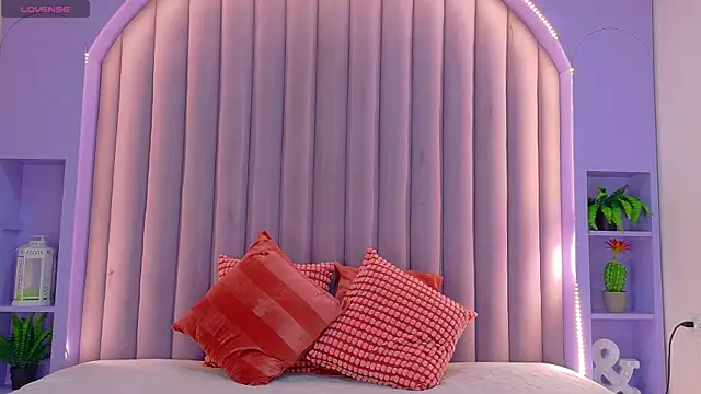 AmberStonne   online show from April 7, 2:46 am