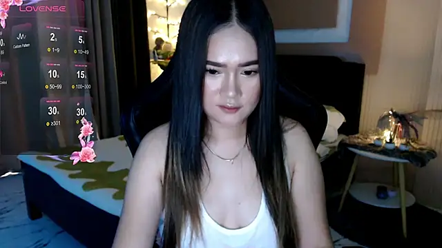 Snapshot of simplykhate chatting on February 14, 1:39 am simplykhate online show from February 14, 1:39 am