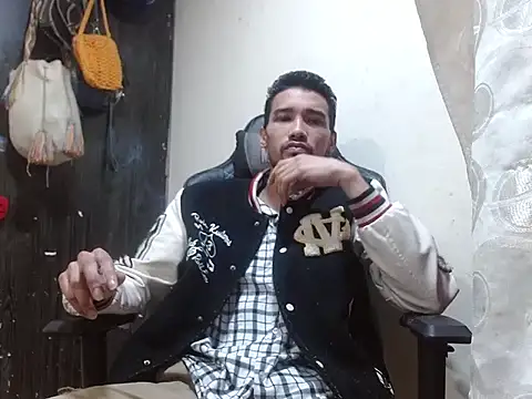 Calientes96 online show from February 8, 3:59 am