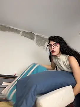 dani bela online show from April 15, 5:13 am