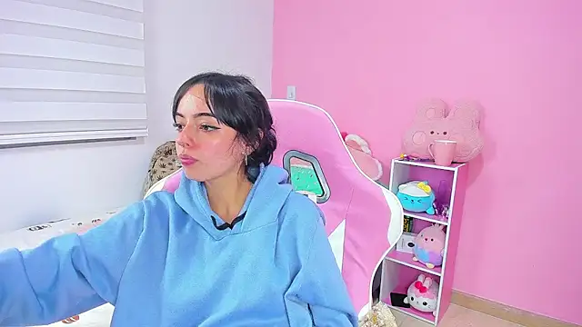 LittleAlexandra online show from March 25, 5:07 am