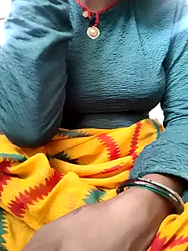 Snapshot of Queen_chayna chatting on May 11, 4:47 am Queen chayna online show from May 11, 4:47 am