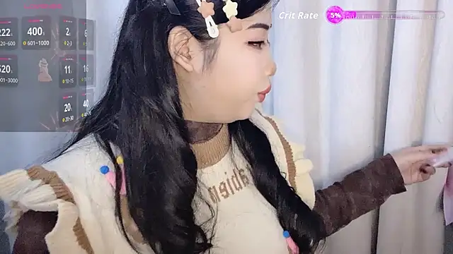 Snapshot of Missqiu-w chatting on February 12, 7:30 am Missqiu-w online show from February 12, 7:30 am