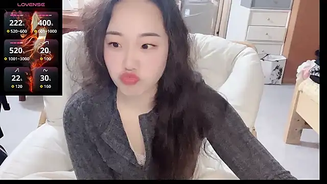 Snapshot of Misszhen-u chatting on March 1, 6:35 am Misszhen-u online show from March 1, 6:35 am