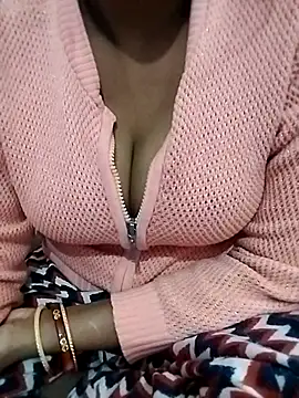 Lovely-Julie online show from January 9, 5:36 am