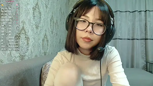 AprilOnilll online show from April 3, 2:01 pm