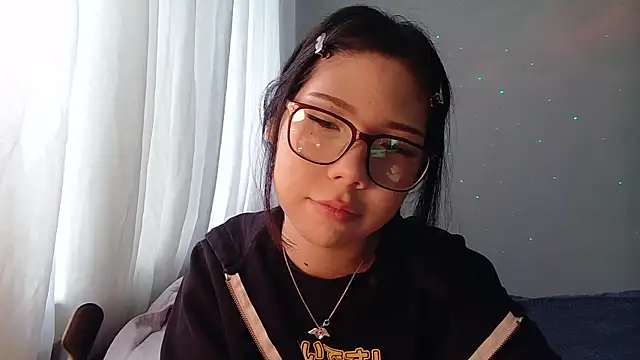 Snapshot of AprilOnilll chatting on January 8, 7:25 am AprilOnilll online show from January 8, 7:25 am