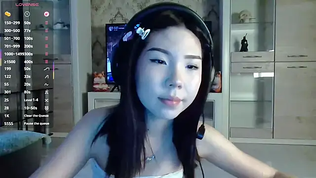 AprilOnilll online show from February 25, 11:54 am