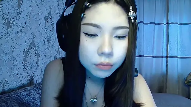 AprilOnilll online show from March 1, 12:16 pm