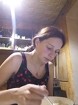 Snapshot of Lily_Viola chatting on June 4, 5:39 pm Lily Viola online show from June 4, 5:39 pm