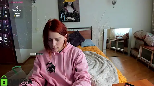 Lily Viola online show from February 13, 9:09 am