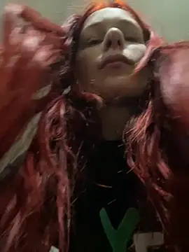 Lily Viola online show from March 1, 7:19 am