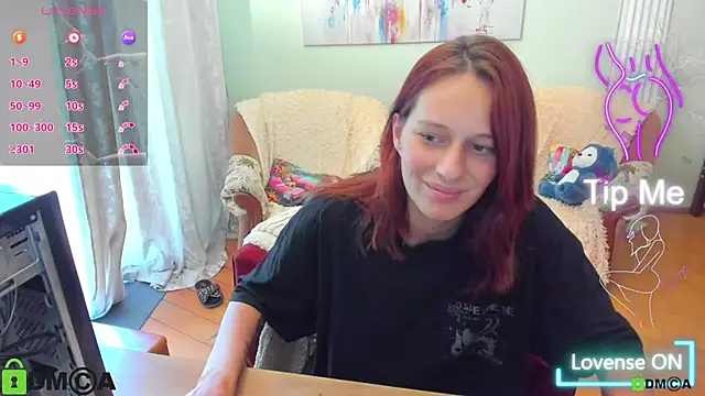 Snapshot of Lily_Viola chatting on June 29, 10:15 am Lily Viola online show from June 29, 10:15 am