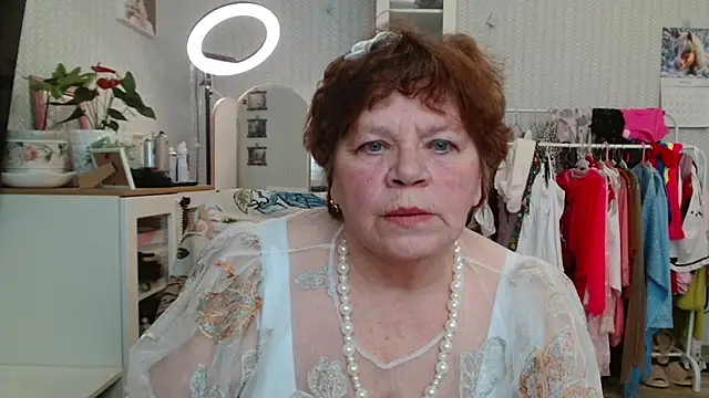 Snapshot of Kleo_doll_ chatting on February 19, 10:56 am Kleo doll online show from February 19, 10:56 am