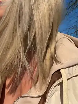 NaughtyNinky online show from March 7, 1:49 pm