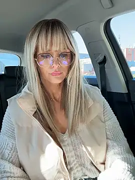 NaughtyNinky online show from April 4, 7:26 am