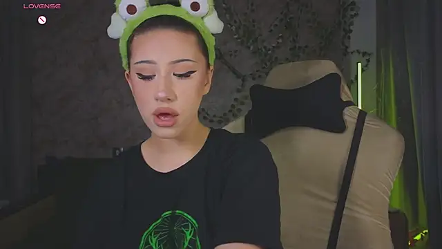 Necucubi02 online show from April 18, 9:22 am