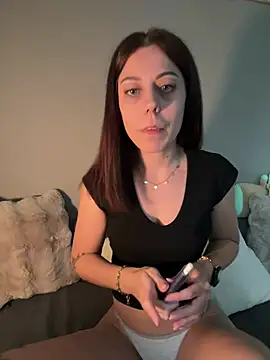 Snapshot of Luna_licous chatting on June 2, 11:54 am Luna licous online show from June 2, 11:54 am