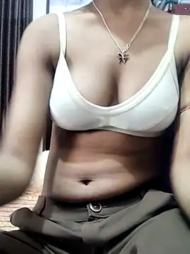 Snapshot of monikajaan4763 chatting on February 9, 8:01 am monikajaan4763 online show from February 9, 8:01 am