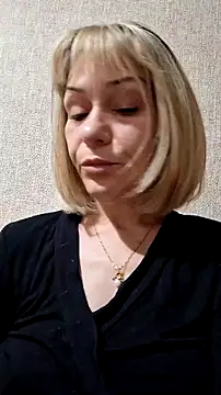 MissKryss online show from March 5, 2:19 am