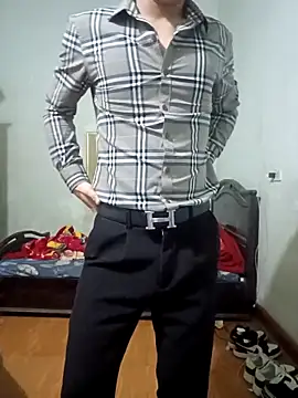 Hoangvan99997 online show from March 4, 2:36 pm