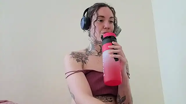 Dirty Pink online show from May 24, 9:09 am