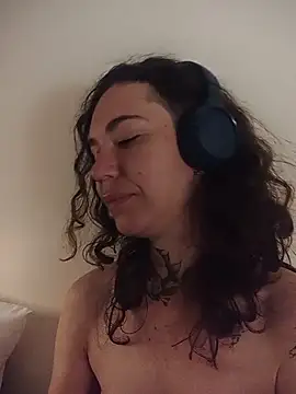 Snapshot of Dirty_Pink chatting on February 9, 9:18 am Dirty Pink online show from February 9, 9:18 am