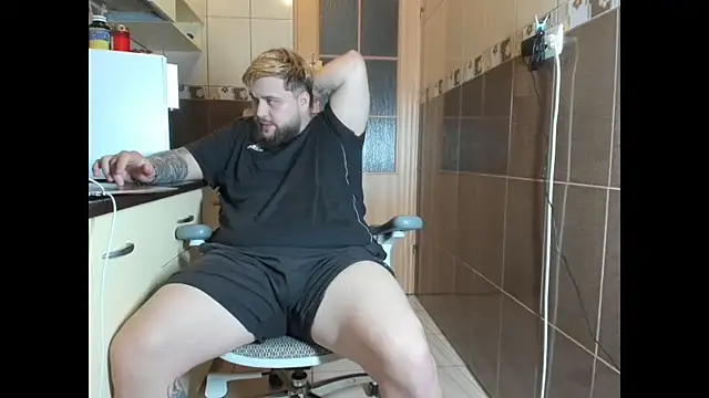 ashtondel online show from April 16, 2:01 am