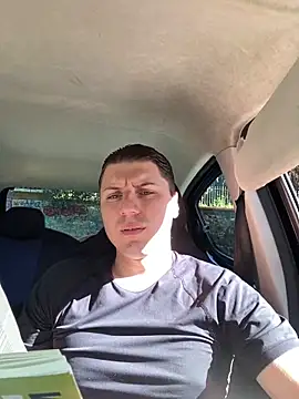 allee2206 online show from April 7, 8:16 am