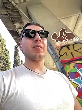 allee2206 online show from March 23, 10:48 am