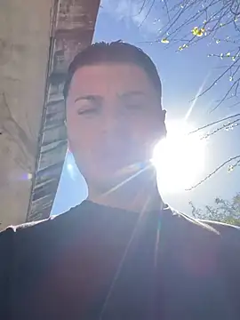 allee2206 online show from March 19, 9:20 am