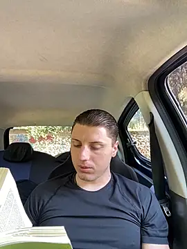 allee2206 online show from April 8, 7:32 am