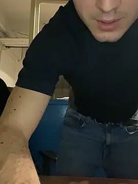 allee2206 online show from March 5, 9:54 pm