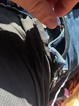 allee2206 online show from March 10, 8:29 am