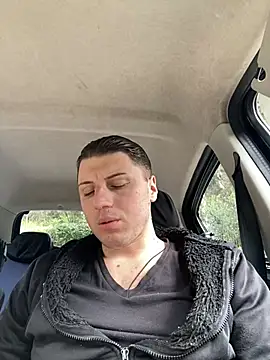 allee2206 online show from April 1, 9:21 am