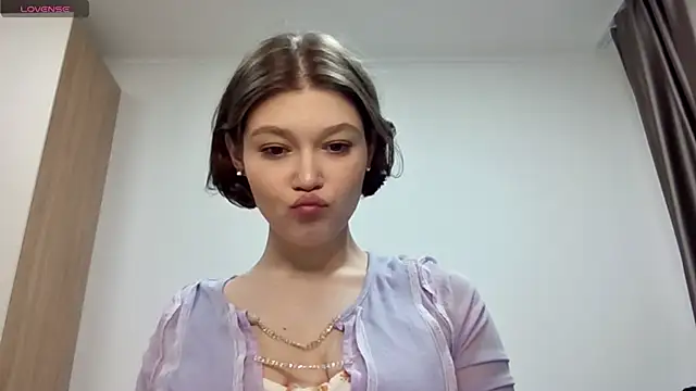 Lady   Bird online show from January 17, 3:26 pm