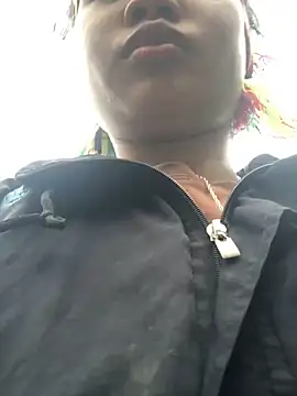 Snapshot of Minhkhue121 chatting on January 17, 2:59 am Minhkhue121 online show from January 17, 2:59 am