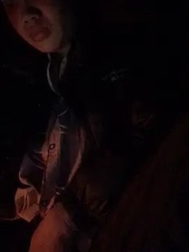 Snapshot of Minhkhue121 chatting on February 12, 1:00 pm Minhkhue121 online show from February 12, 1:00 pm