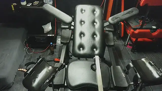 ashleyandtommy1 online show from January 11, 8:38 pm