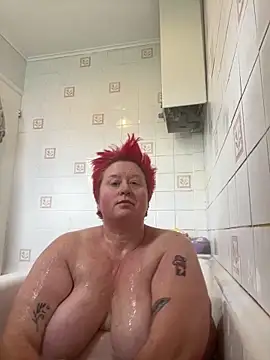 BustyRedxx online show from April 22, 8:32 am