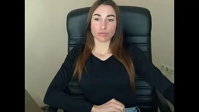 cammila horn online show from January 12, 1:40 pm