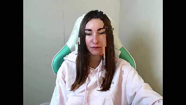 cammila horn online show from March 3, 6:20 am