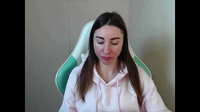 cammila horn online show from March 9, 7:01 am