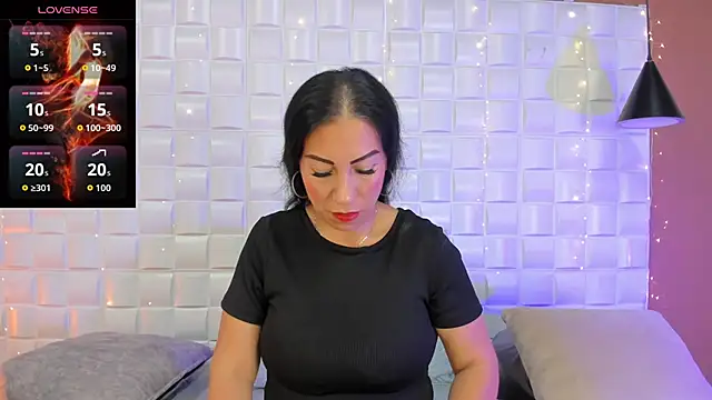 AmberJoyMilf online show from April 8, 12:17 pm