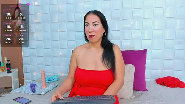 AmberJoyMilf online show from May 5, 12:08 pm